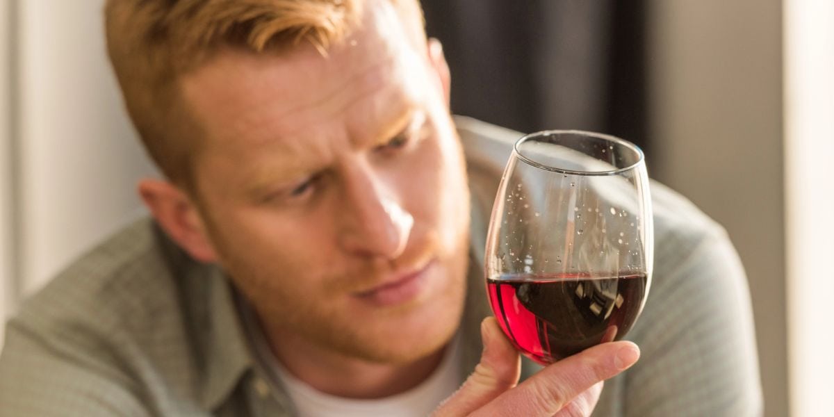 Alcohol and Dry Eye Syndrome: Understanding the Connection 